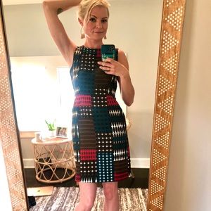 Perfect Italian print shift dress with pockets!